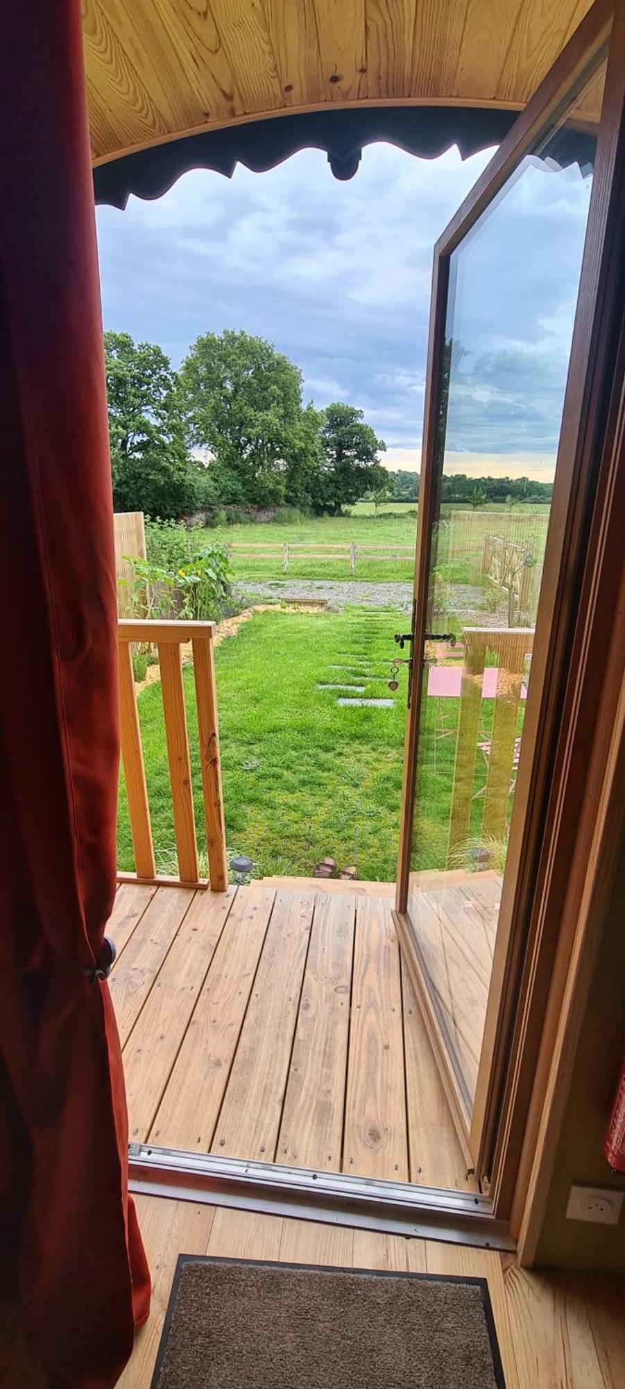 Villa Roulotte A La Ferme Buissonniere à La Lande-de-Louge Extérieur photo